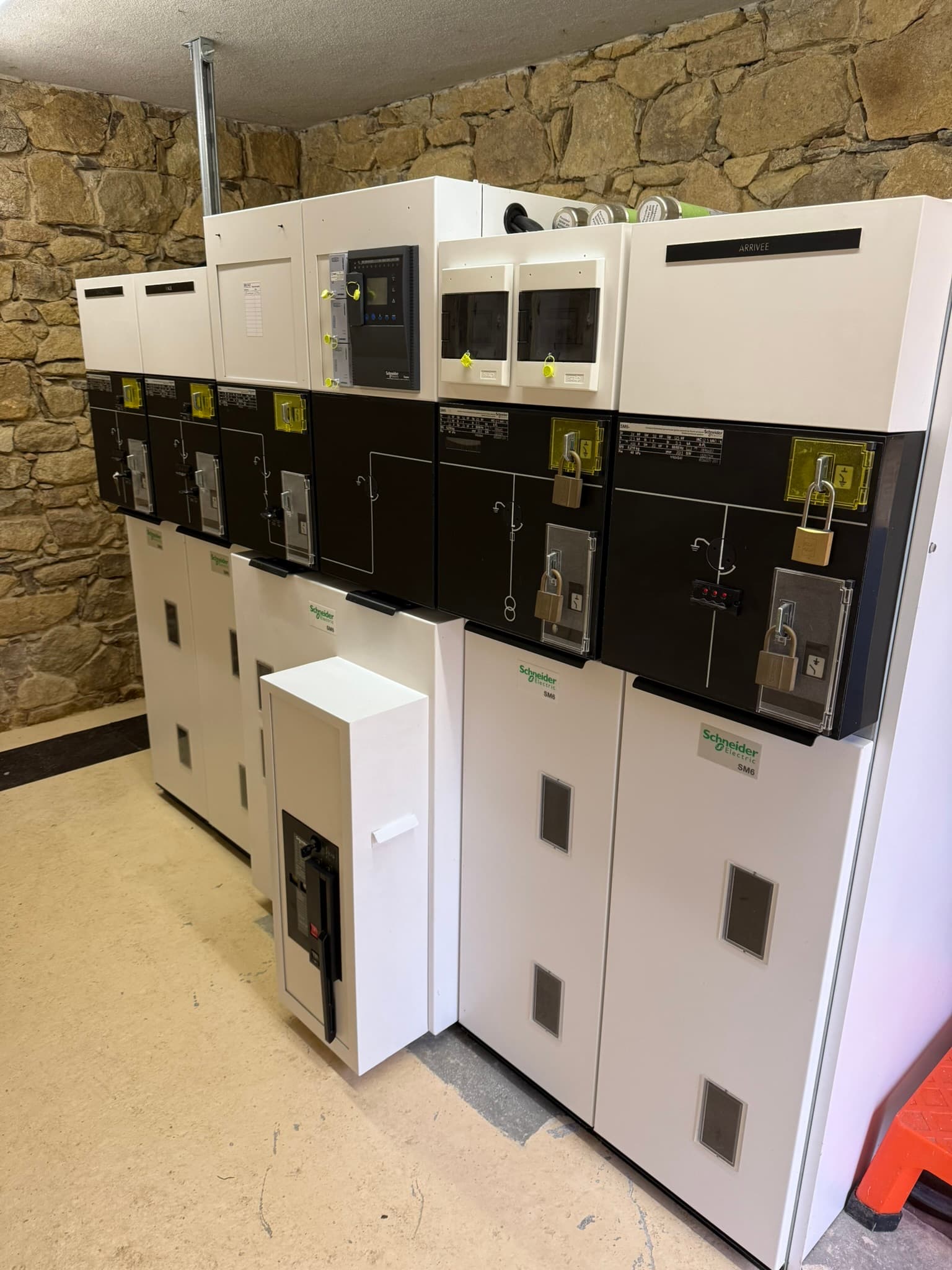 Contrôle des protections électriques — valise d'injection